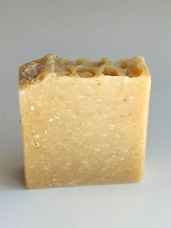 Oatmeal Honey Soap Bar - Soothing and hydrating natural soap